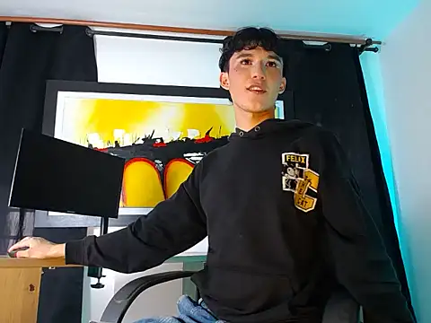 jullian ricci online show from March 2, 7:54 pm