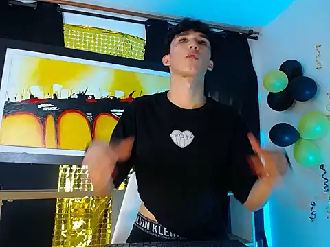 jullian ricci online show from March 17, 8:22 pm