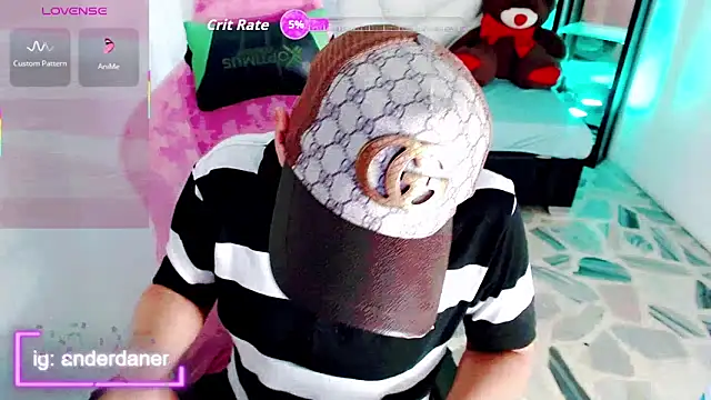 Top and bottom online show from June 22, 8:24 pm