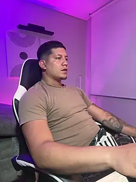  robertobaggioo online show from April 18, 5:53 am