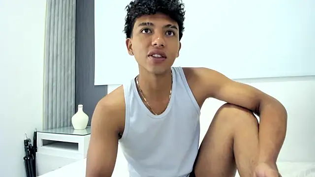 jhoystrong  online show from February 14, 11:49 am