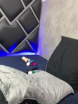 Lucian-greyy online show from May 21, 9:37 am
