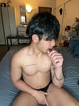 knownasreign online show from March 15, 7:05 am