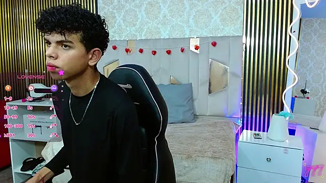 keahi tay online show from April 4, 7:11 pm