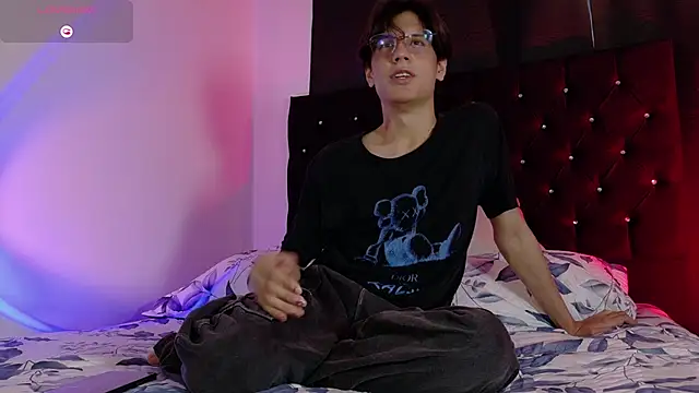lui x dust online show from June 19, 8:24 pm