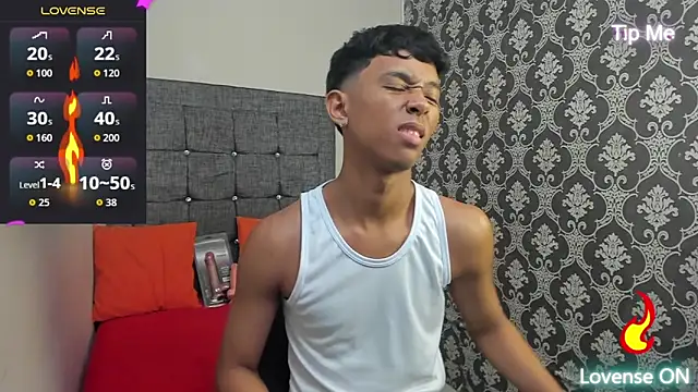 Little Twink19x online show from May 29, 8:19 pm