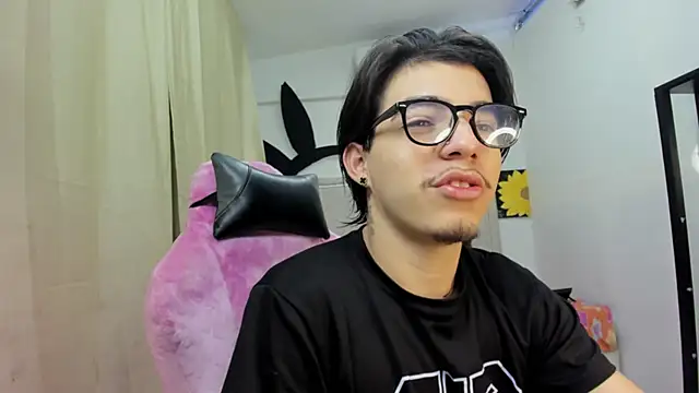 Bad bunnyy  online show from April 17, 12:08 pm