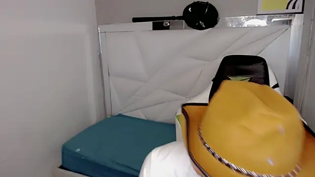 Street poemm  online show from March 4, 4:19 am