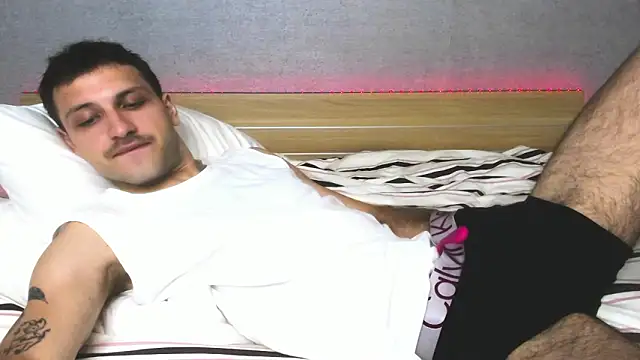 DarkRogue19 online show from March 23, 4:24 pm