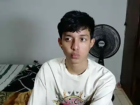 cute jisus online show from March 23, 7:53 pm