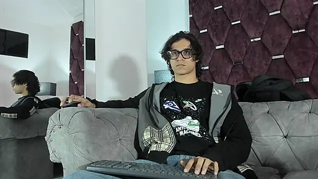 TonyBenedetti online show from April 12, 9:38 pm