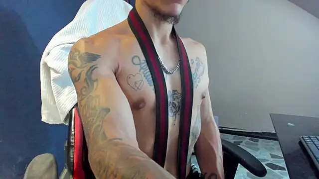 DanteLuxx online show from March 4, 7:26 am