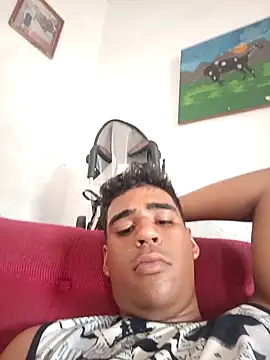 luis230436 online show from April 21, 3:40 pm