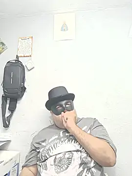 UrsoBissexualPauGrosso online show from April 8, 7:41 am