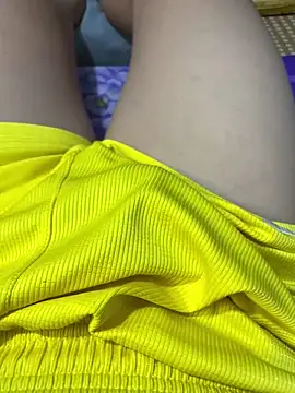 hoang15075 online show from March 3, 1:18 pm