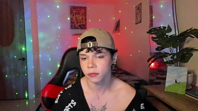 HaydenAngel online show from March 1, 3:39 am