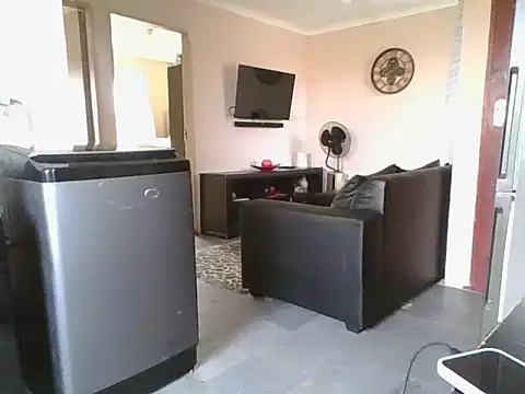 BumbleBee84 online show from April 9, 8:09 am