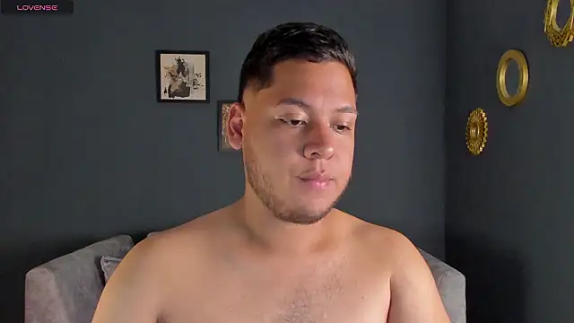 Akon 2XXX online show from March 4, 1:01 am