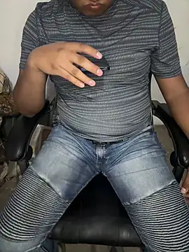 Maquina defuego26 online show from April 28, 7:35 am