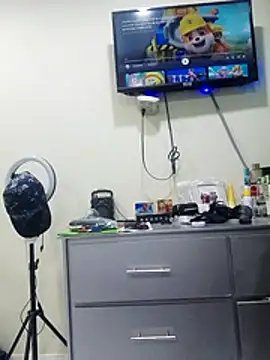 minayarafael online show from April 7, 3:17 am