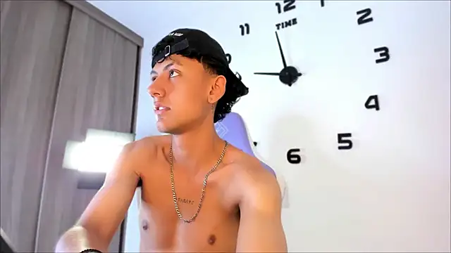 dominik jackson  online show from March 6, 2:30 am