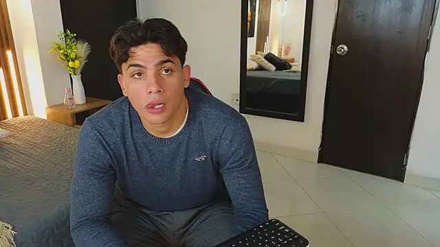 MrAdonis  online show from April 15, 7:58 pm