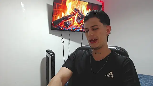 JUAN CAMILOXXX online show from April 14, 4:12 am