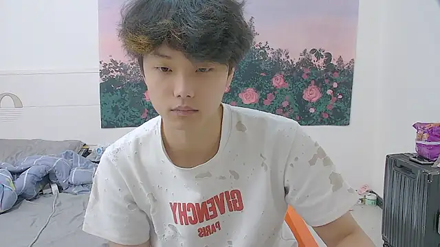 icecream-002 online show from June 7, 12:45 pm