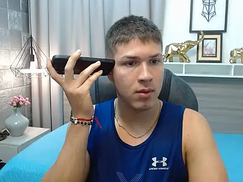 AlessandroFranco online show from April 25, 5:21 pm