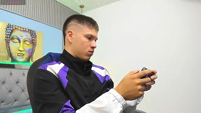 AlessandroFranco online show from June 20, 1:38 pm