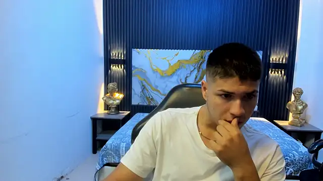 AlessandroFranco online show from June 22, 1:26 pm