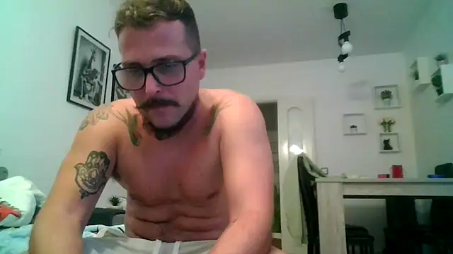 yanick931 online show from April 10, 11:45 pm