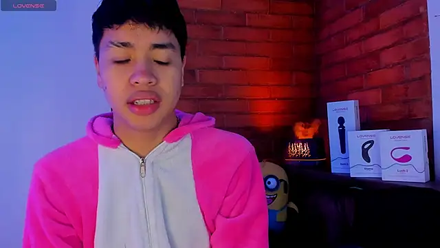 Lee Colee online show from April 11, 12:09 pm