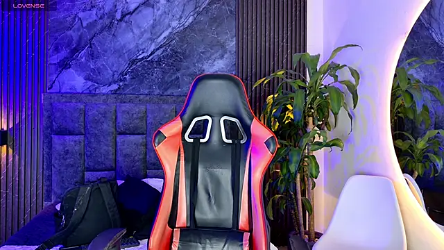 noah travis online show from April 4, 1:30 pm