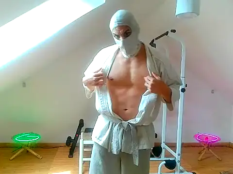 NinjaLaser online show from May 6, 11:33 am