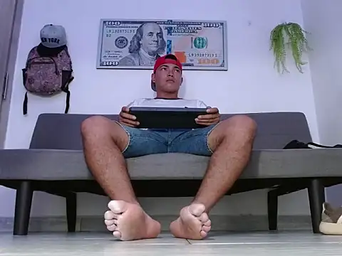 alpha yorley online show from April 8, 7:00 pm