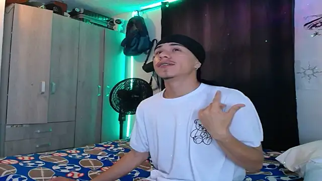 Aj hotboy online show from March 14, 6:31 am