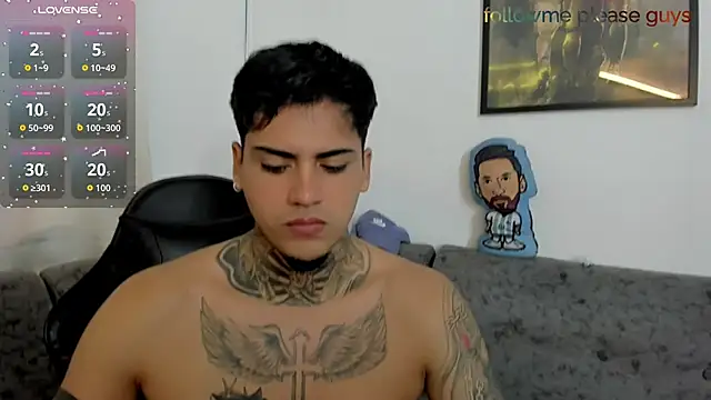 sweetlatinoboy online show from June 27, 12:22 pm