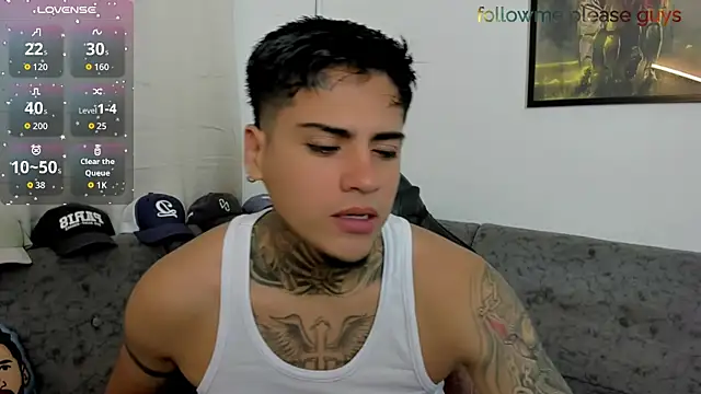 sweetlatinoboy online show from July 1, 9:21 am