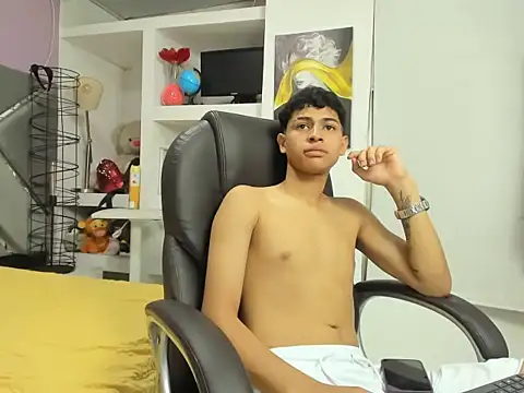 Nico Viper  online show from March 20, 7:40 pm