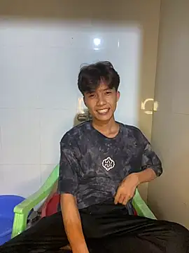 Nguyencuong1999 online show from June 2, 1:23 pm
