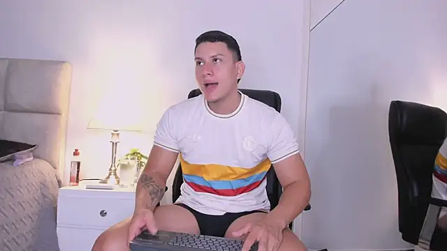 Chriss Diamond online show from July 4, 9:29 pm