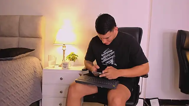 Chriss Diamond online show from July 6, 8:43 pm