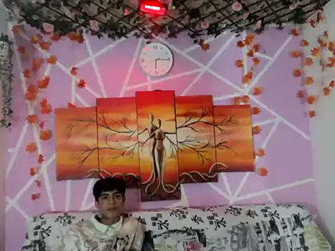 TYLERhHOT2005 online show from March 27, 12:26 am