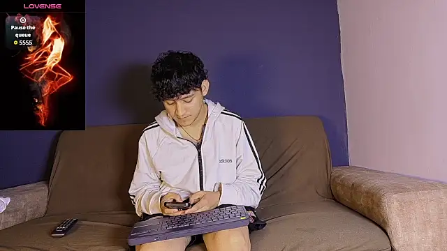 eros fangs online show from April 2, 12:19 am