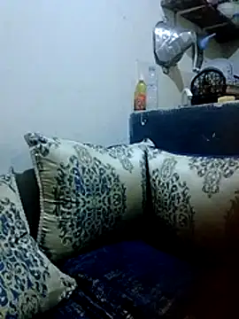 YAsinmilano online show from April 2, 3:09 pm