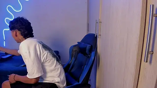 dante martinez online show from April 2, 8:16 pm