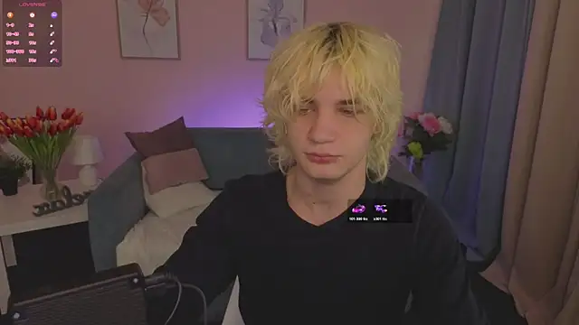 JameMilann online show from May 16, 6:32 am