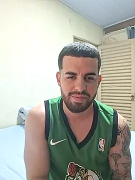 leoxxxgato online show from April 4, 9:23 pm