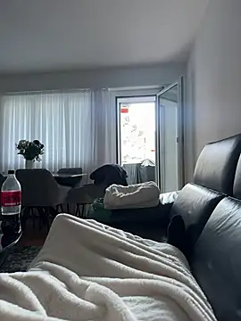 Luan4057 online show from April 6, 9:21 am